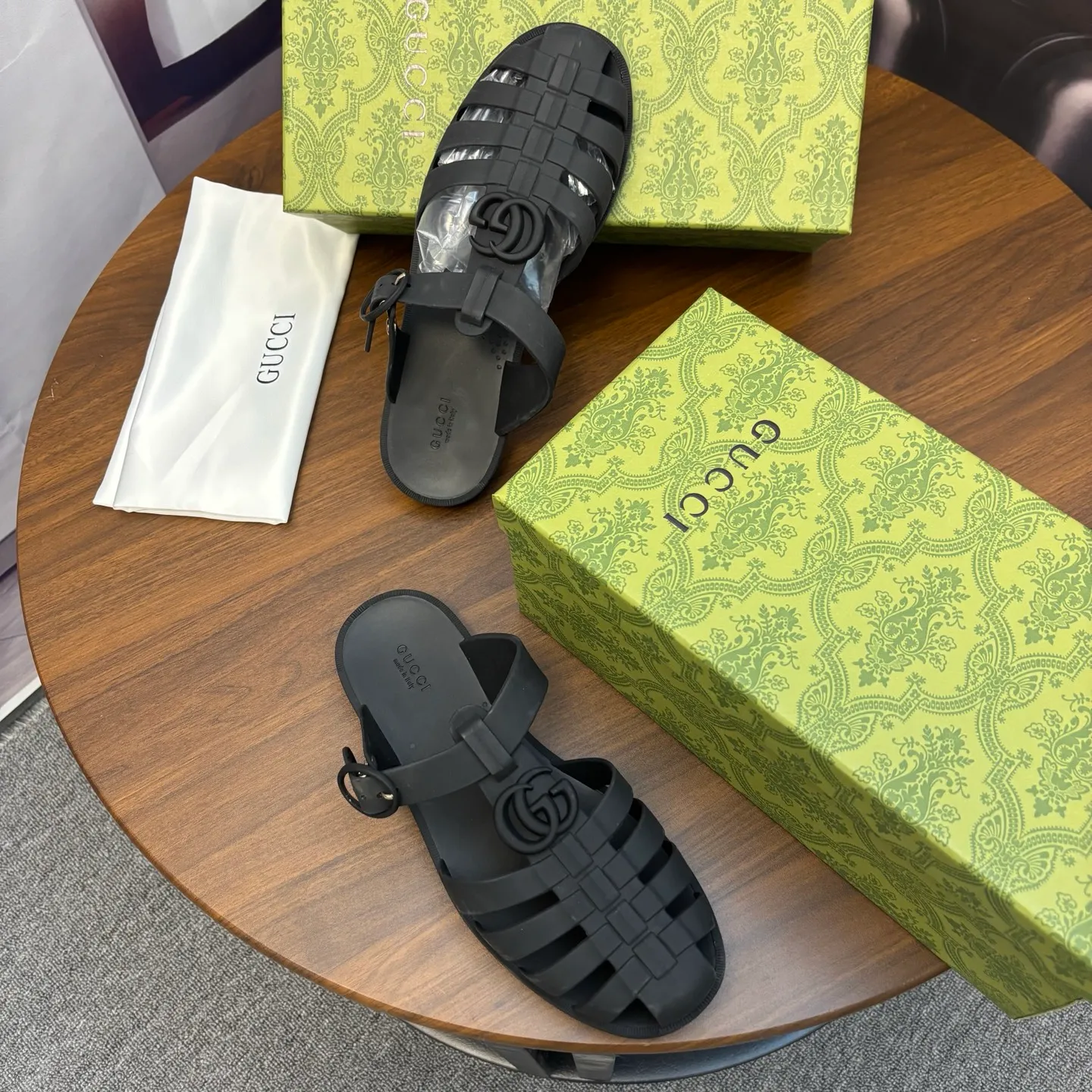 Men's shoes 260💰 [Gucci] Counter quality, top-quality original goods, real photos! Original TPU material, fine workmanship, comfortable; genuine 1:1 replica Size: 38 ~ 46
